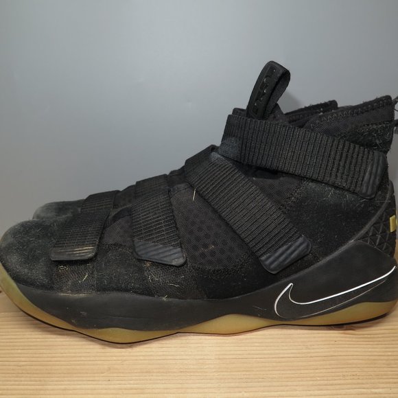 lebron soldier 11 black gum